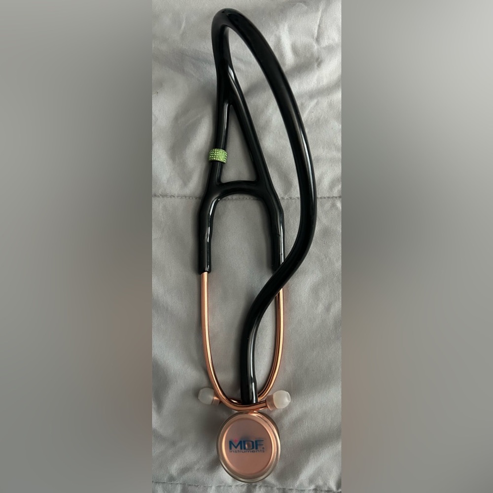 MDF Black/Rose Hold Stethoscope